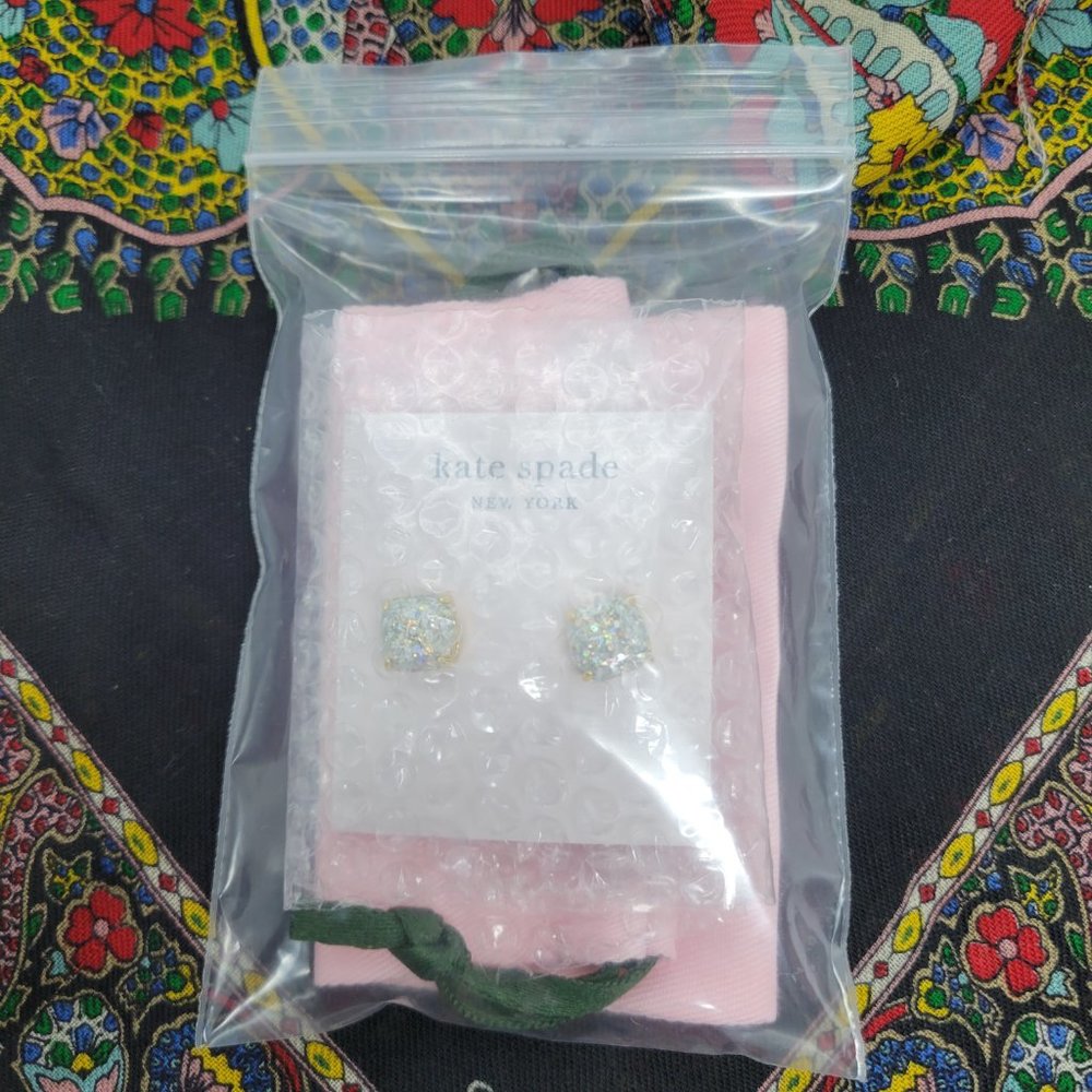 kate spade Mini Opal Glitter Studs NWT - Picture 4 of 5